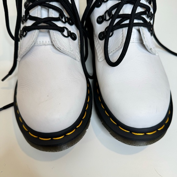 Dr. Marten’s 1460 Virginia Pebbled Leather Laced Boots White Women’s Siz… - Picture 4 of 12
